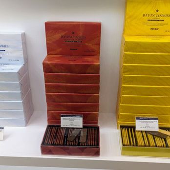 ROYCE Chocolate - Desserts Near Me - Chicago, Illinois