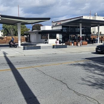 Camino Coffee - Retro vibe - Cafes Near Me - Gilroy, California
