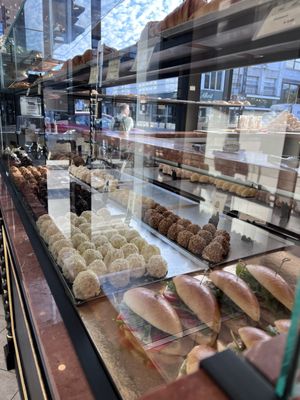 Aux Merveilleux de Fred by null