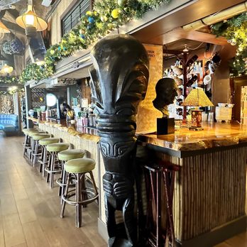 Trader Vic's - Main bar - Hawaiian Near Me - Emeryville, California
