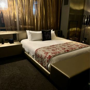W Philadelphia - Bed - Hotels Near Me - Philadelphia, Pennsylvania
