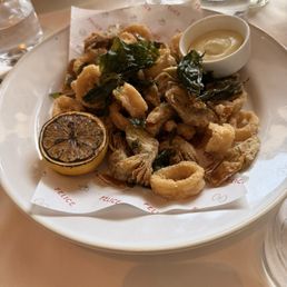 CARCIOFI E CALAMARI FRITTI*