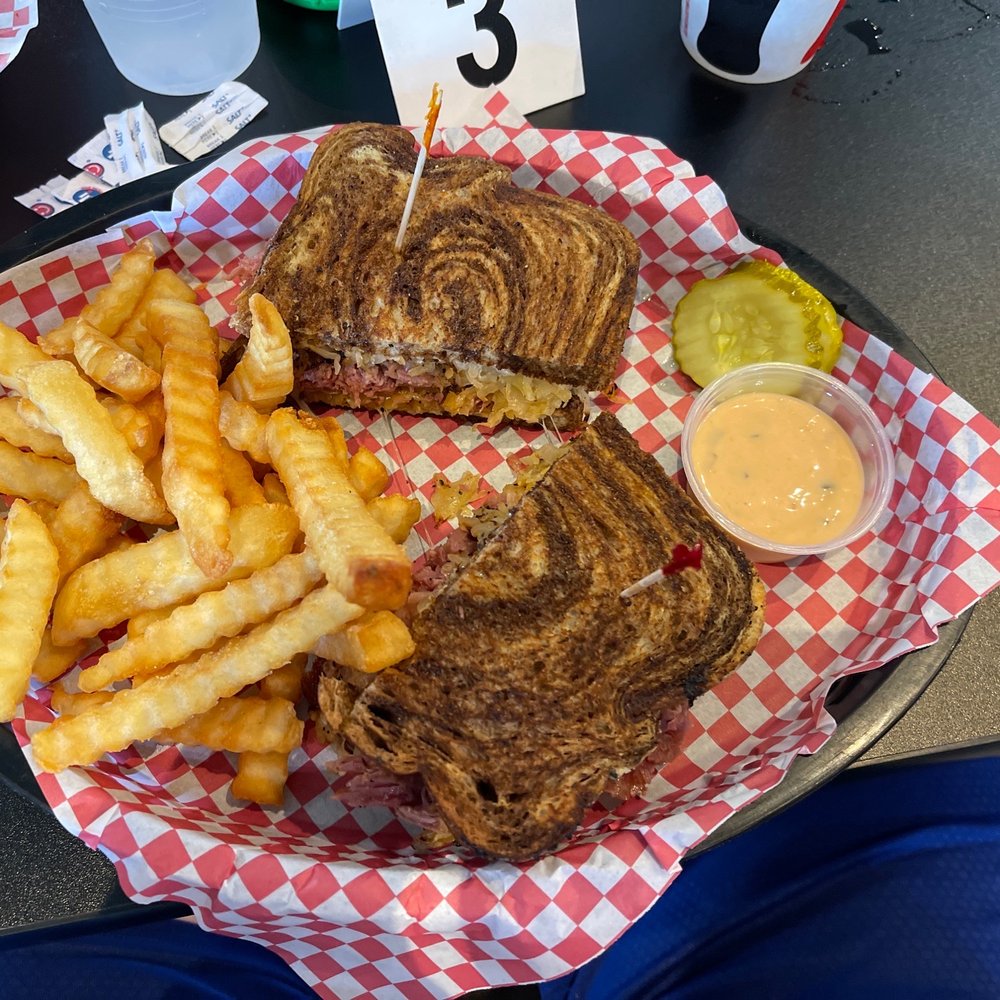 Scooter's Sports Grill - American Near Me - Branson, Missouri