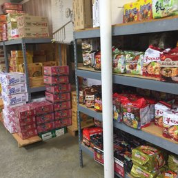 Variety of dried noodles bowls.