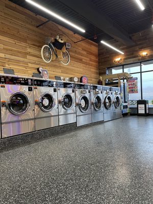 Skylar Laundromat - Commerce