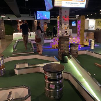 Tipsy Putt - Shockingly small mini golf course. - Pubs Near Me - Sacramento, California