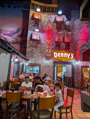 Denny's by null