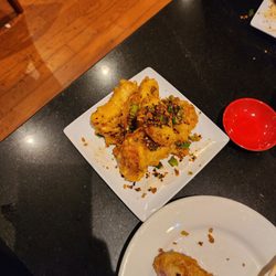 Bento & Noodles - Appetizer garlic pepper wings (6 pieces)