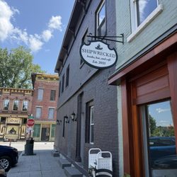 Shipwrecked Books, News & Cafe