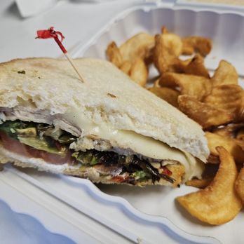 Lost Shaker Bar and Grill - Turkey avocado melt with peppers and provolone cheese. SO delicious - American Near Me - Lincoln, California Lost Shaker Bar and Grill - Turkey avocado melt with peppers and provolone cheese. SO delicious - American Near Me - Lincoln, California