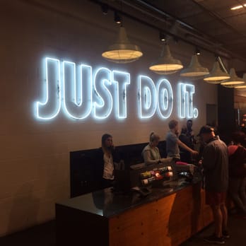 Nike Chicago - Checkout - Shoe Stores Near Me - Chicago, Illinois