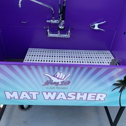 Hang 10 Car Wash - Even mats can be washed clean