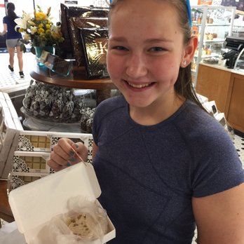 Kilwins Ice Cream - Chocolate - Fudge - Pecan fudge - Chocolatiers & Shops Near Me - San Antonio, Texas