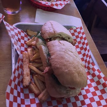 Vista Del Mar - Shrimp PO'Boy - Bars Near Me - Eureka, California