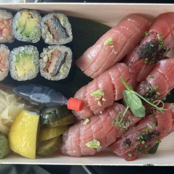 Aji Kiji - Maguro 6 pc & maki - Sushi Bars Near Me - San Francisco, California Aji Kiji - Maguro 6 pc & maki - Sushi Bars Near Me - San Francisco, California
