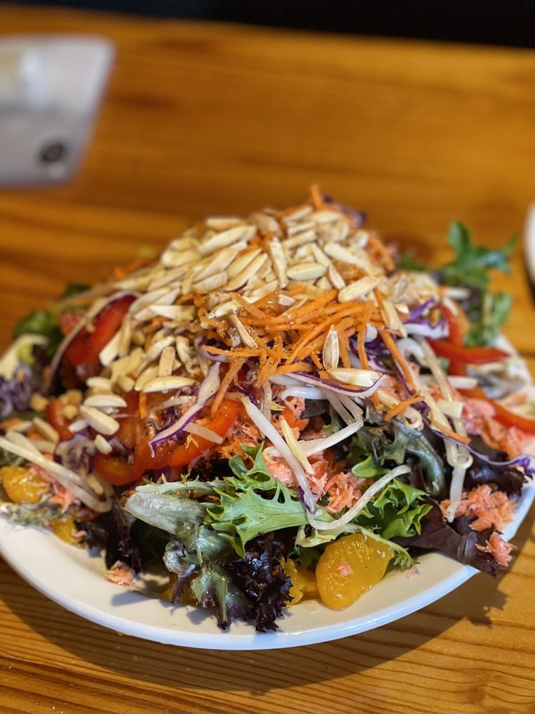 KALEIDOSCOPE PIZZERIA & PUB Updated July 2024 1311 Photos & 1266 Reviews 3084 Crater Lake