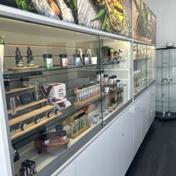 Miracle Leaf Health Centers - Miami - The front of the store