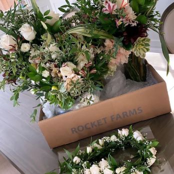 Henry's Place - Floral Designers Near Me - San Mateo, California