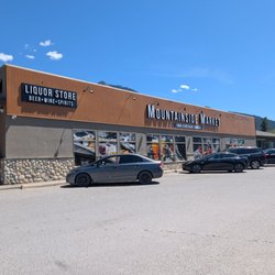 Fairmont Mountainside Market - Front (facing the highway)