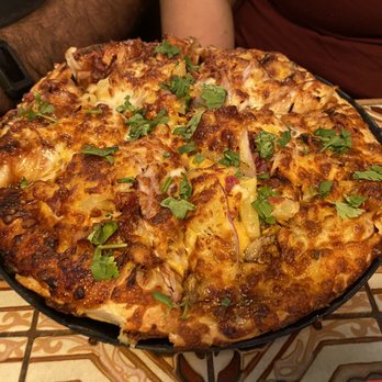 Spanky's - BBQ Chicken Pizza - Chicken, bacon, red onions, mozzarella, cheddar cheese & cilantro, with a tangy barbecue (added mushrooms & pineapple) - Pizza Near Me - Houston, Texas Spanky's - BBQ Chicken Pizza - Chicken, bacon, red onions, mozzarella, cheddar cheese & cilantro, with a tangy barbecue (added mushrooms & pineapple) - Pizza Near Me - Houston, Texas