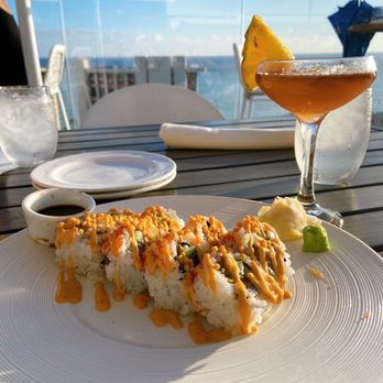 SKY Waikiki - Spicy Ahi Roll - Seafood Near Me - Honolulu, Hawaii