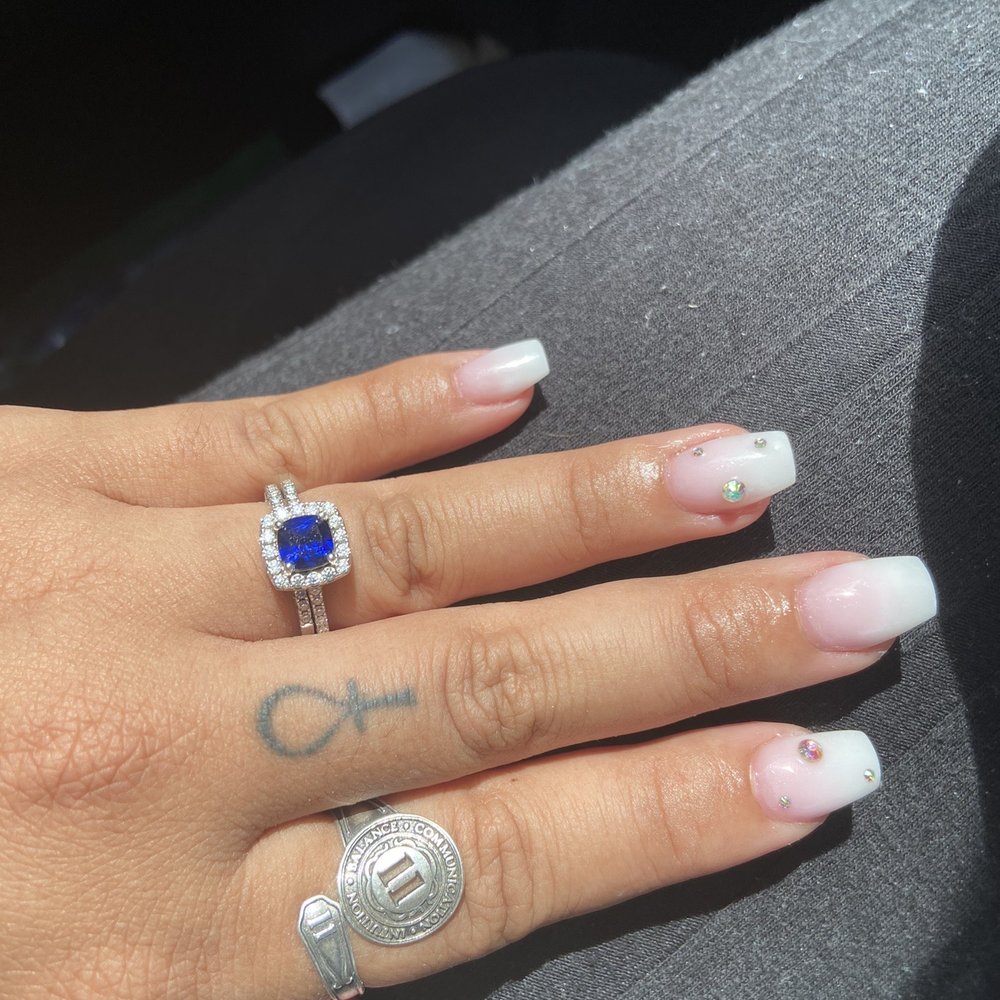 Chanel Nails Spa - Nail Salons Near Me - Kahului, Hawaii