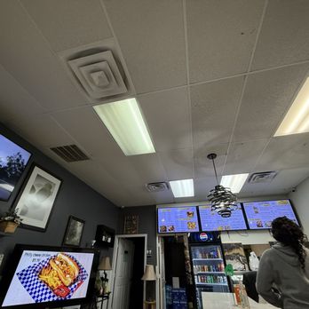Hot Grill - Inside - Burgers Near Me - Houston, Texas
