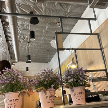 Pho 101 - Flowers decor - Vietnamese Near Me - Westminster, California Pho 101 - Flowers decor - Vietnamese Near Me - Westminster, California