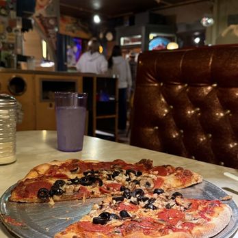 Old School Pizzeria - i usually let the camera eat first - but this was the best pizza i have ever had. waiting was not an option with this one! - Pizza Near Me - Olympia, Washington