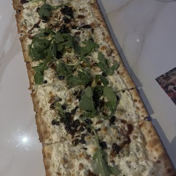 The Lenny - Some sort of fig flatbread - Bars Near Me - Durham, North Carolina
