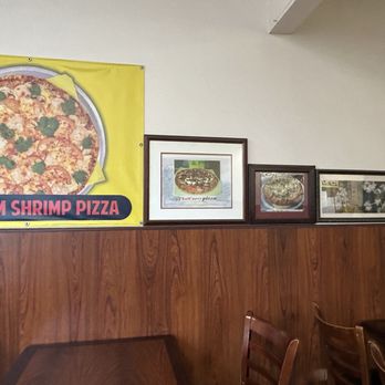 Thai Curry Pizza - Inside - Pizza Near Me - Long Beach, California Thai Curry Pizza - Inside - Pizza Near Me - Long Beach, California