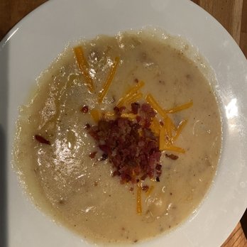 Cheddar's Scratch Kitchen - Had the spinach dip and their potato cheddar soup...  absolutely delightful !!! We will be returning to taste the rest of their menu . - American Near Me - Fort Myers, Florida