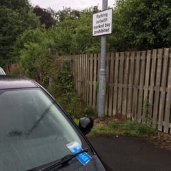 Uddingston Railway Station - Be sure to park in a bay or you will get a parking fine