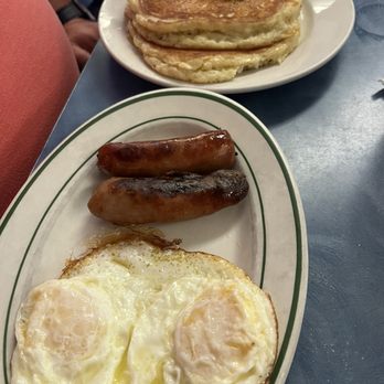 Cross Keys Diner - Diners Near Me - Doylestown, Pennsylvania