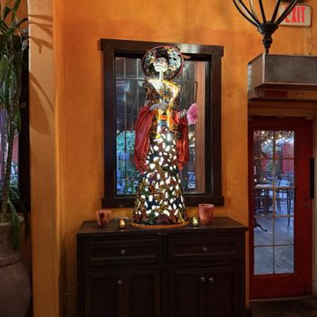 La Casita Mexicana - Mexican Near Me - Bell, California
