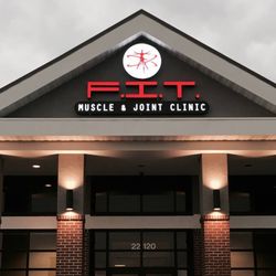 F I T Muscle & Joint Clinic - FIT Shawnee front entrance