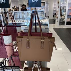 Michael Kors - Considered hand bag