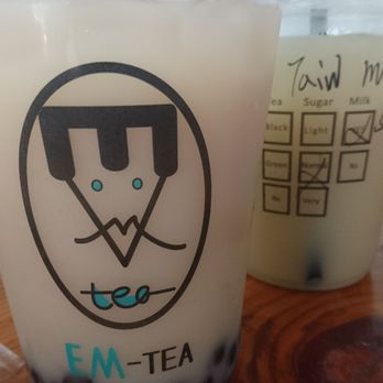 Em-Tea - Jasmine green milk tea on the right, Taiwan mountain tea with boba on the left. - Bubble Tea Near Me - Merced, California Em-Tea - Jasmine green milk tea on the right, Taiwan mountain tea with boba on the left. - Bubble Tea Near Me - Merced, California