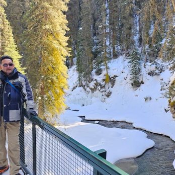 Mountaineer Lodge - johnston trail - Hotels Near Me - Lake Louise, Alberta