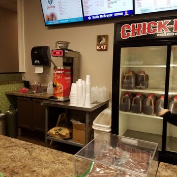 Chick-N-Run - ows a counter with a variety of food items - Chicken Wings Near Me - Mcdonough, Georgia Chick-N-Run - ows a counter with a variety of food items - Chicken Wings Near Me - Mcdonough, Georgia
