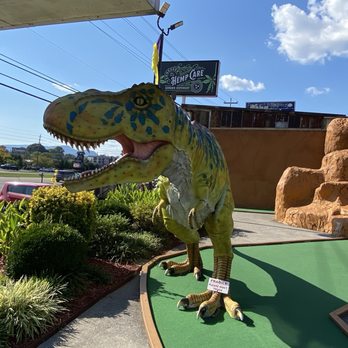 Fantasy Golf - Dinosaurs everywhere - Amusement Parks Near Me - Pigeon Forge, Tennessee
