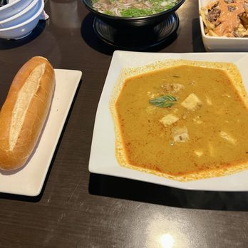 Monarch 9 Café - Mama's Chicken Yellow Curry - Vietnamese Near Me - Yorba Linda, California Monarch 9 Café - Mama's Chicken Yellow Curry - Vietnamese Near Me - Yorba Linda, California