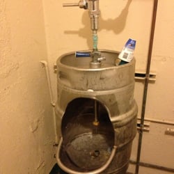 Listermann Brewing - Men's room.