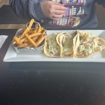 Nosh Eatery - Fish tacos and fries - New American Near Me - Florence, Oregon