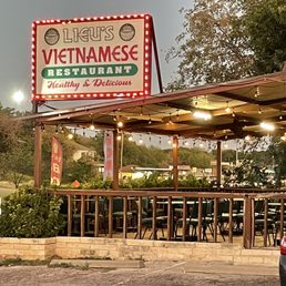 Exterior outside entrance of Lieu's Vietnamese Restaurant - Sign from street - Fort Worth, Texas Exterior outside entrance of Lieu's Vietnamese Restaurant - Sign from street - Fort Worth, Texas