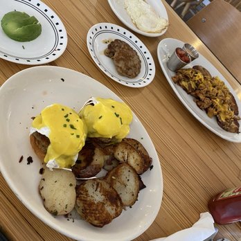 Humble Bee - Eggs Benedict and Animal Style Potatoes - Breakfast & Brunch Near Me - Northridge, California Humble Bee - Eggs Benedict and Animal Style Potatoes - Breakfast & Brunch Near Me - Northridge, California