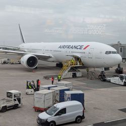Aéroport de Paris Charles de Gaulle - CDG - Terminal 2M - Let the vacation begin!