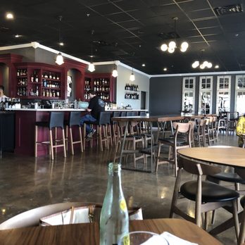 Hyde Park - Bar and dining area - Cocktail Bars Near Me - Webster, Texas Hyde Park - Bar and dining area - Cocktail Bars Near Me - Webster, Texas