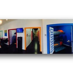 Tangerines Tanning & Oxygen Bar - Pano of lobby