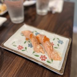 Kiku Sushi & Vegetarian - Salmon belly nigiri